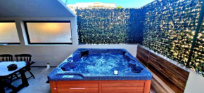 3 rooms apartment with JACUZZI and hot pool